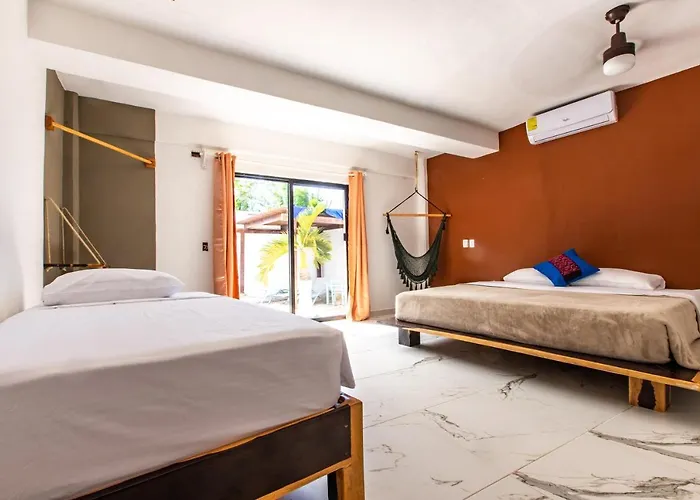 Howlita - Adult Only Hotel