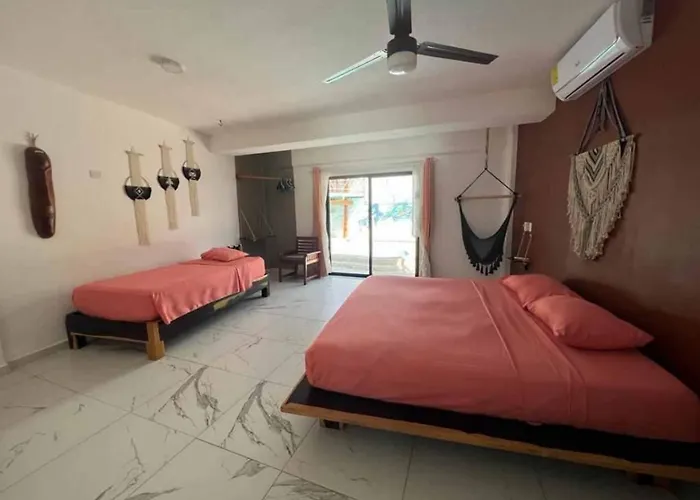 Howlita - Adult Only Hotel